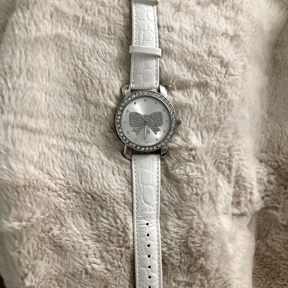Rhinestone Bow Watch - Picture 2 of 3